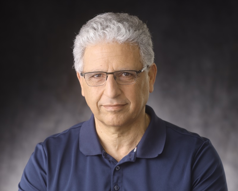תמונה של ראש המועצה אלי ברכה